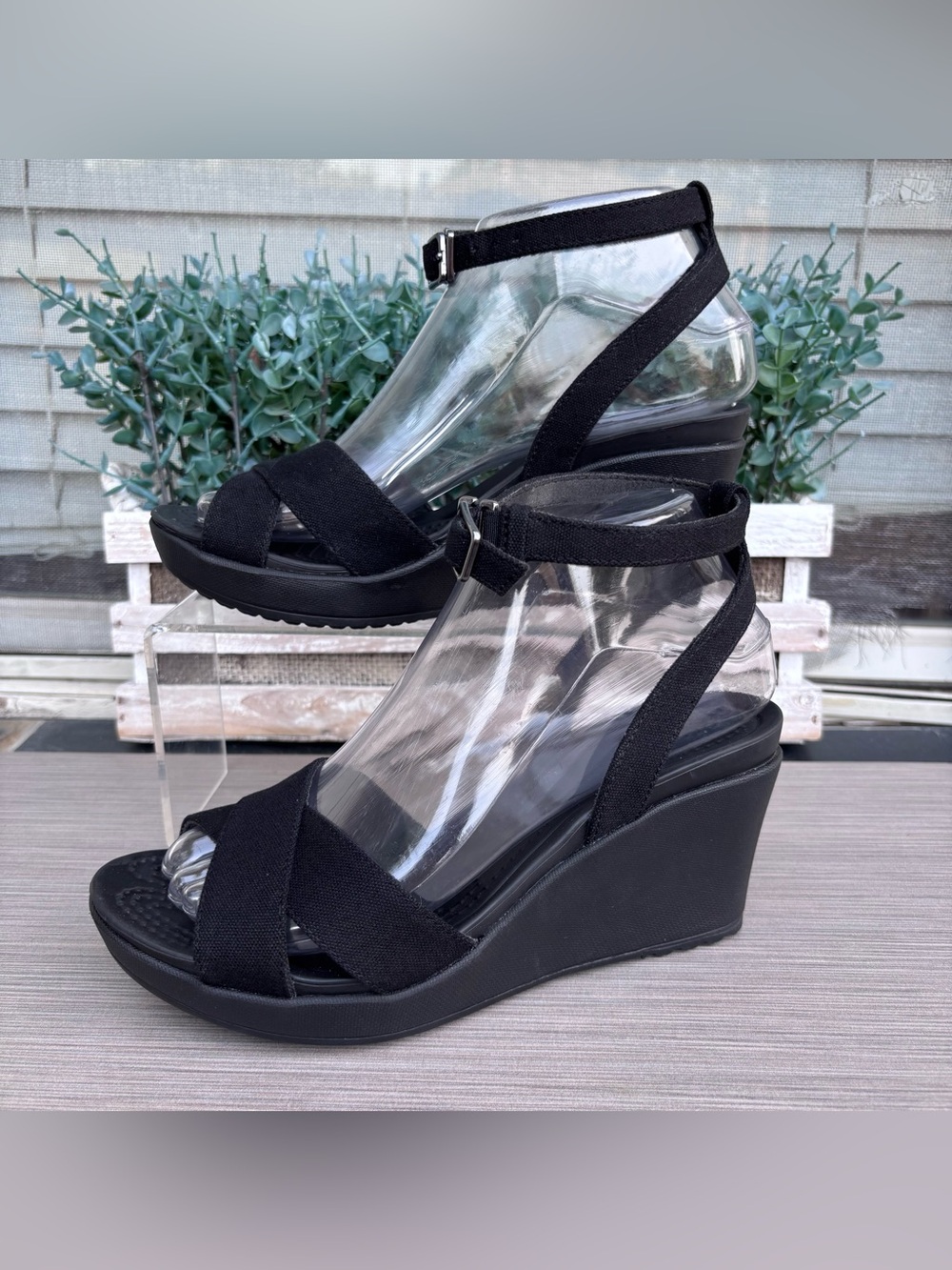Crocs Leigh ll Cross-Strap Ankle Wedge Black Sandals 7